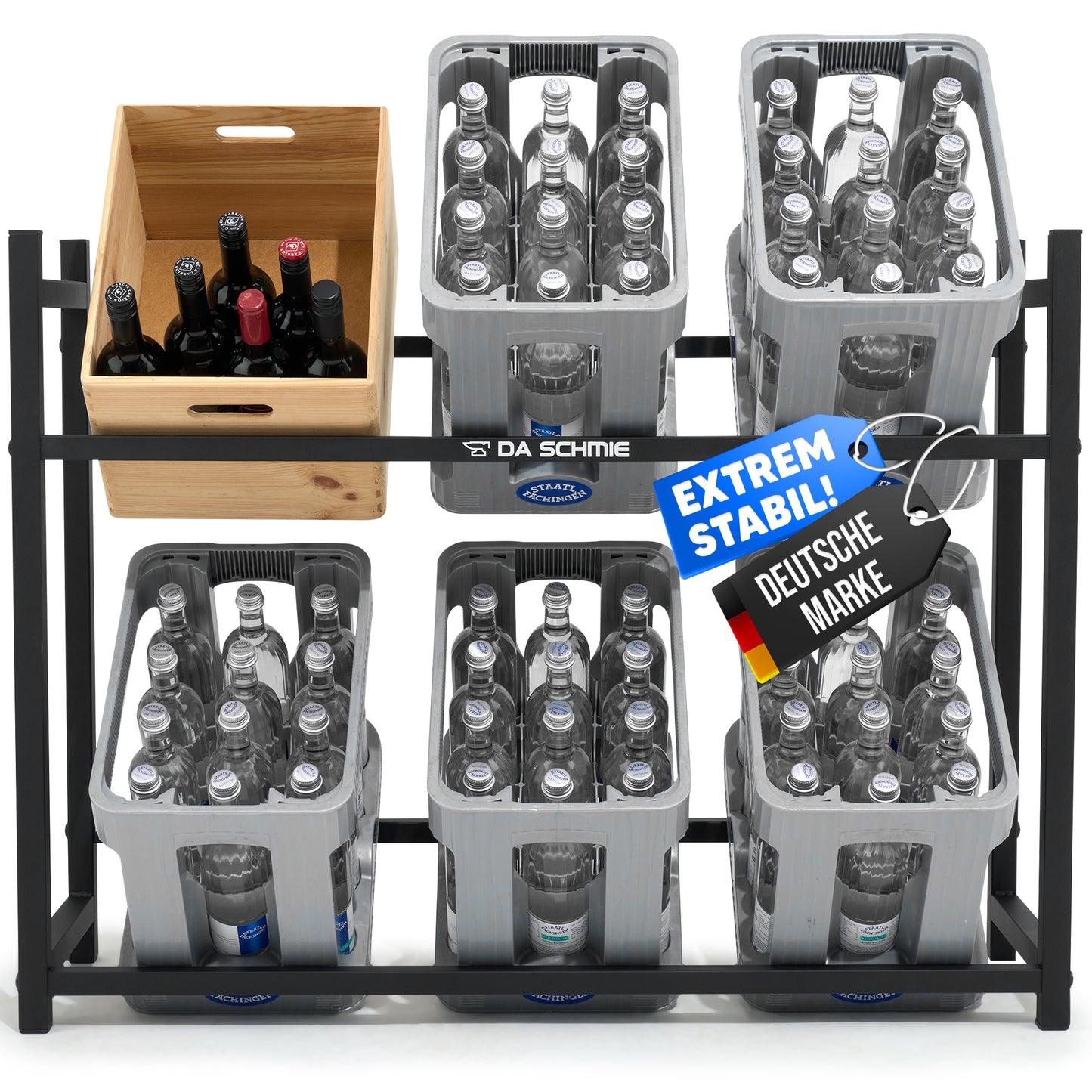 Das DA SCHMIE Getränkekistenregal für 6 Getränkekisten aus schwarzem Metall bietet Platz für sechs Getränkekisten und eine Holzkiste. Ein blau-gelber Tag mit „EXTREM STABIL! DEUTSCHE MARKE“. Ideal zur praktischen Getränkeaufbewahrung.